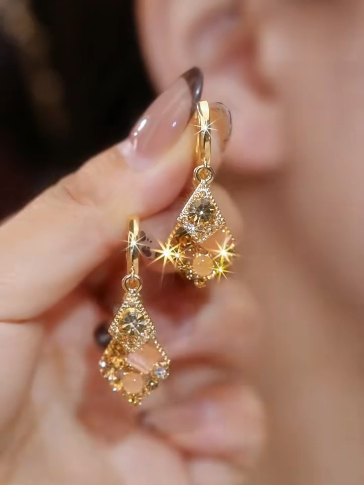 F030 Luxury Fashion Rhombus Drop Huggie Earring