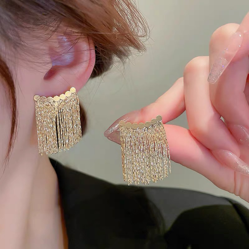 ET03 Shiny Tassel Long Earrings | 18K Gold Plated