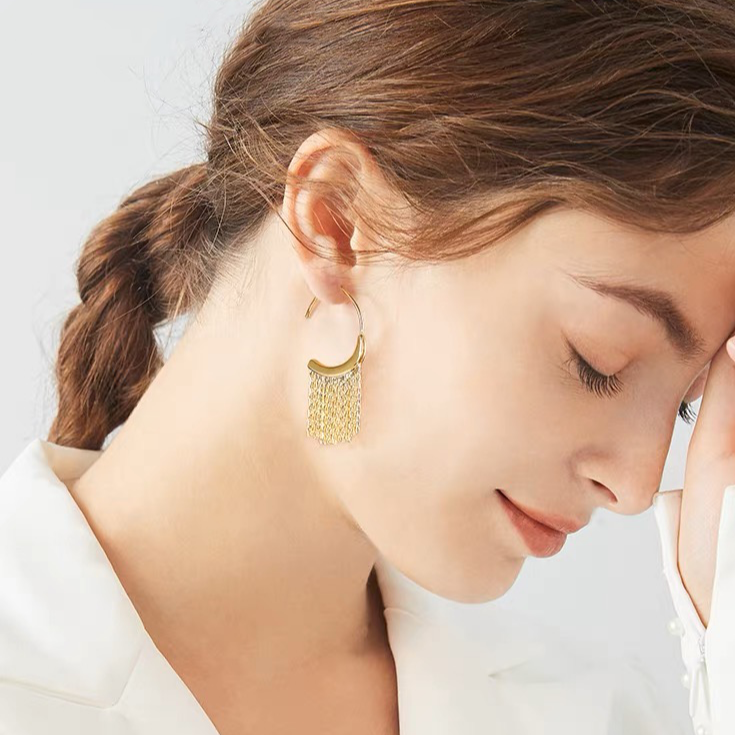 ET04 Shiny Tassel Long Earrings | 18K Gold Plated