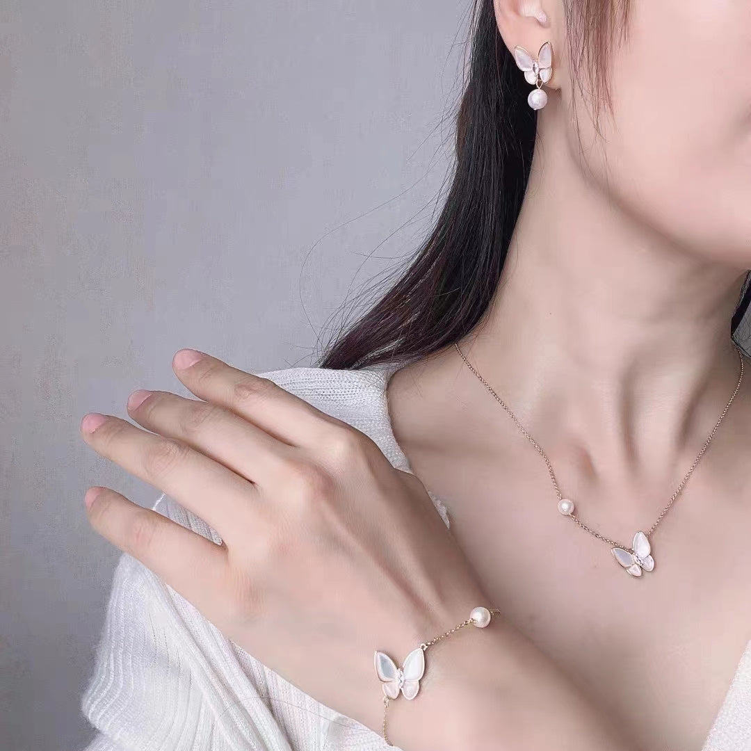 S302 Conjunto de collar de perlas de agua dulce de mariposa | Relleno de oro de 14 quilates.